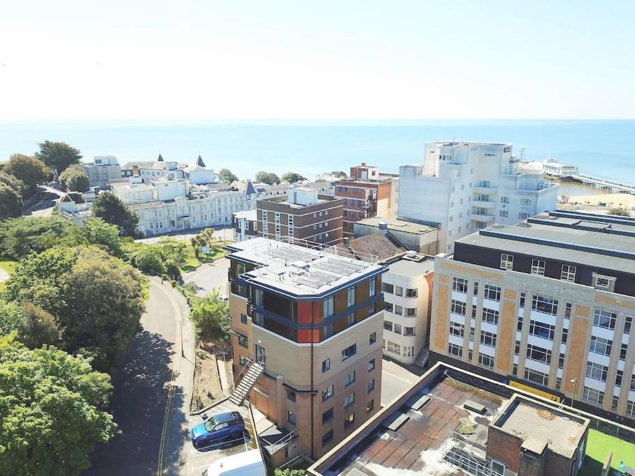 The Pad By The Beach Penthouse Apartment With Sunset And City Views 본머스 외부 사진