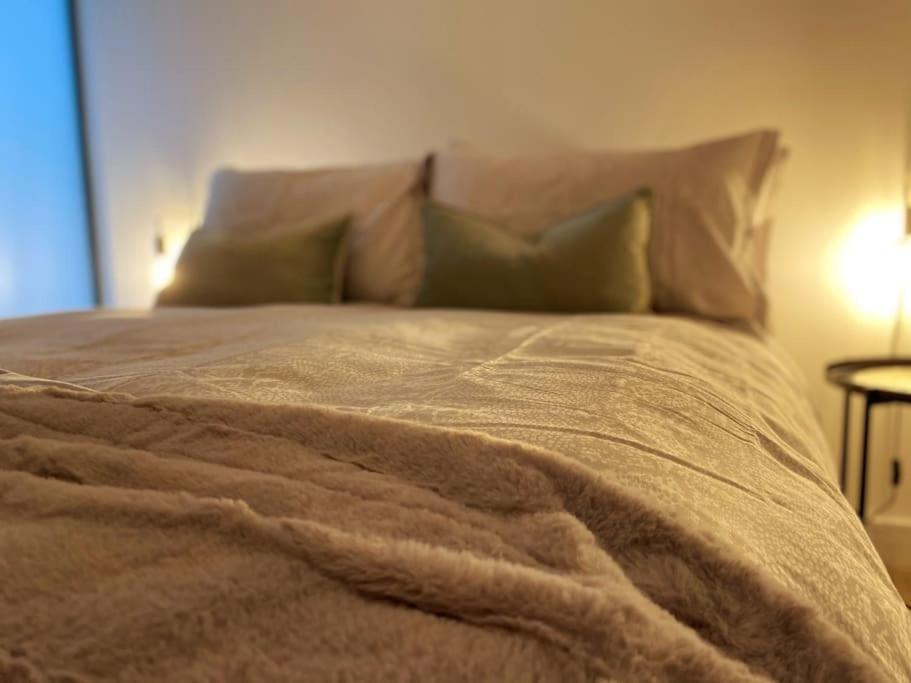 The Pad By The Beach Penthouse Apartment With Sunset And City Views 본머스 외부 사진