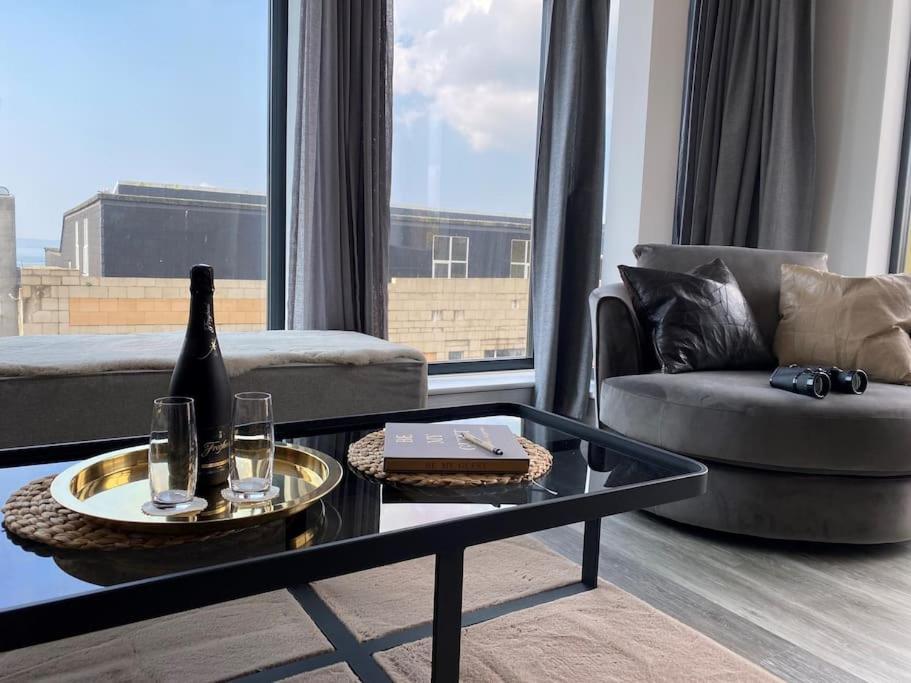 The Pad By The Beach Penthouse Apartment With Sunset And City Views 본머스 외부 사진