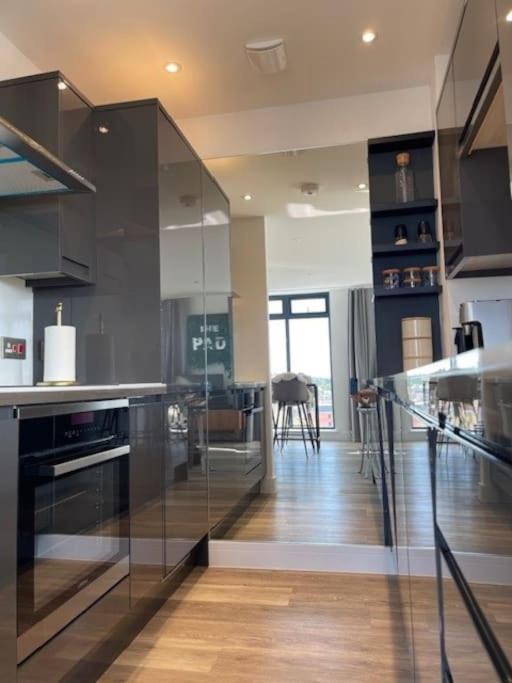 The Pad By The Beach Penthouse Apartment With Sunset And City Views 본머스 외부 사진