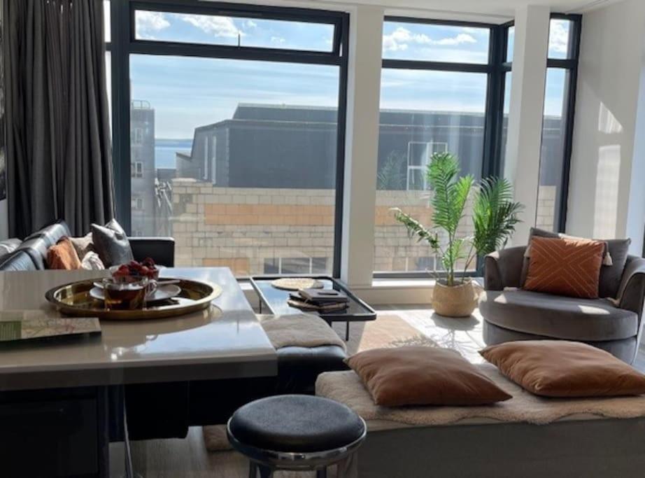The Pad By The Beach Penthouse Apartment With Sunset And City Views 본머스 외부 사진