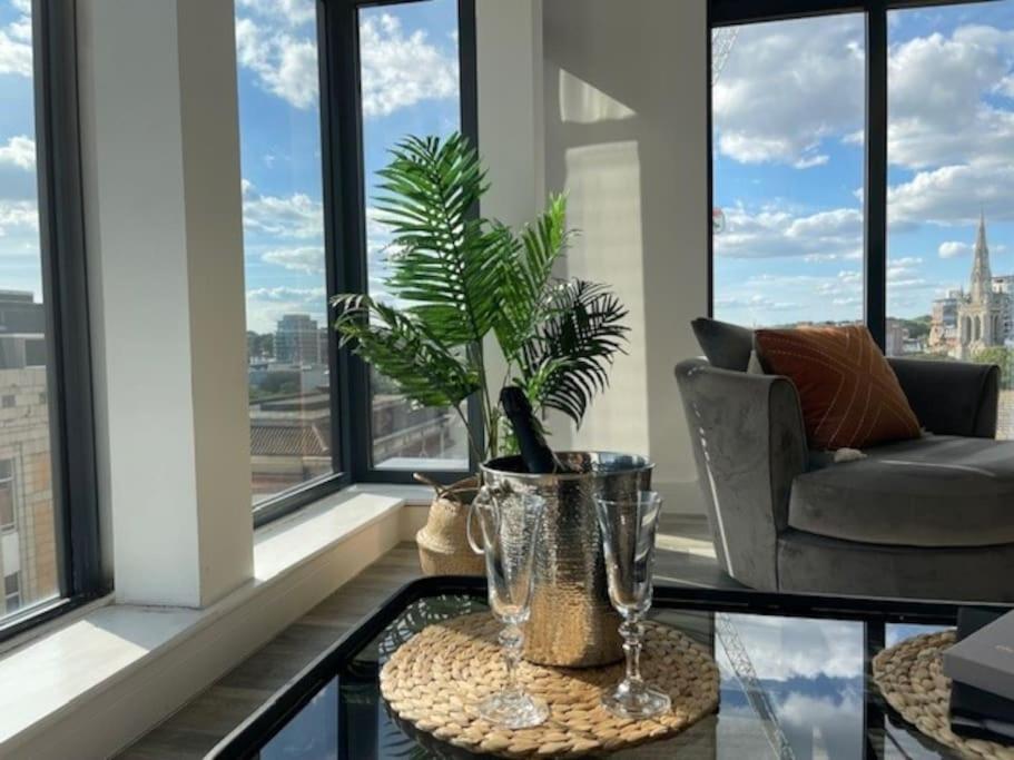 The Pad By The Beach Penthouse Apartment With Sunset And City Views 본머스 외부 사진