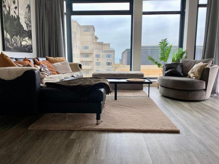 The Pad By The Beach Penthouse Apartment With Sunset And City Views 본머스 외부 사진